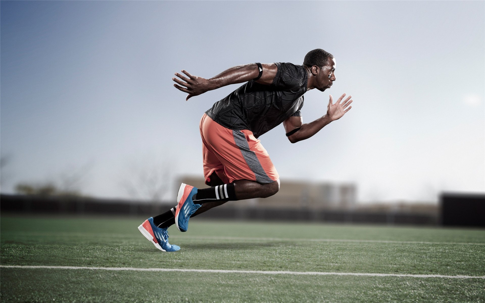 NBA揭幕战詹姆斯砍下三双，湖人开门红，詹姆斯空砍38分湖人