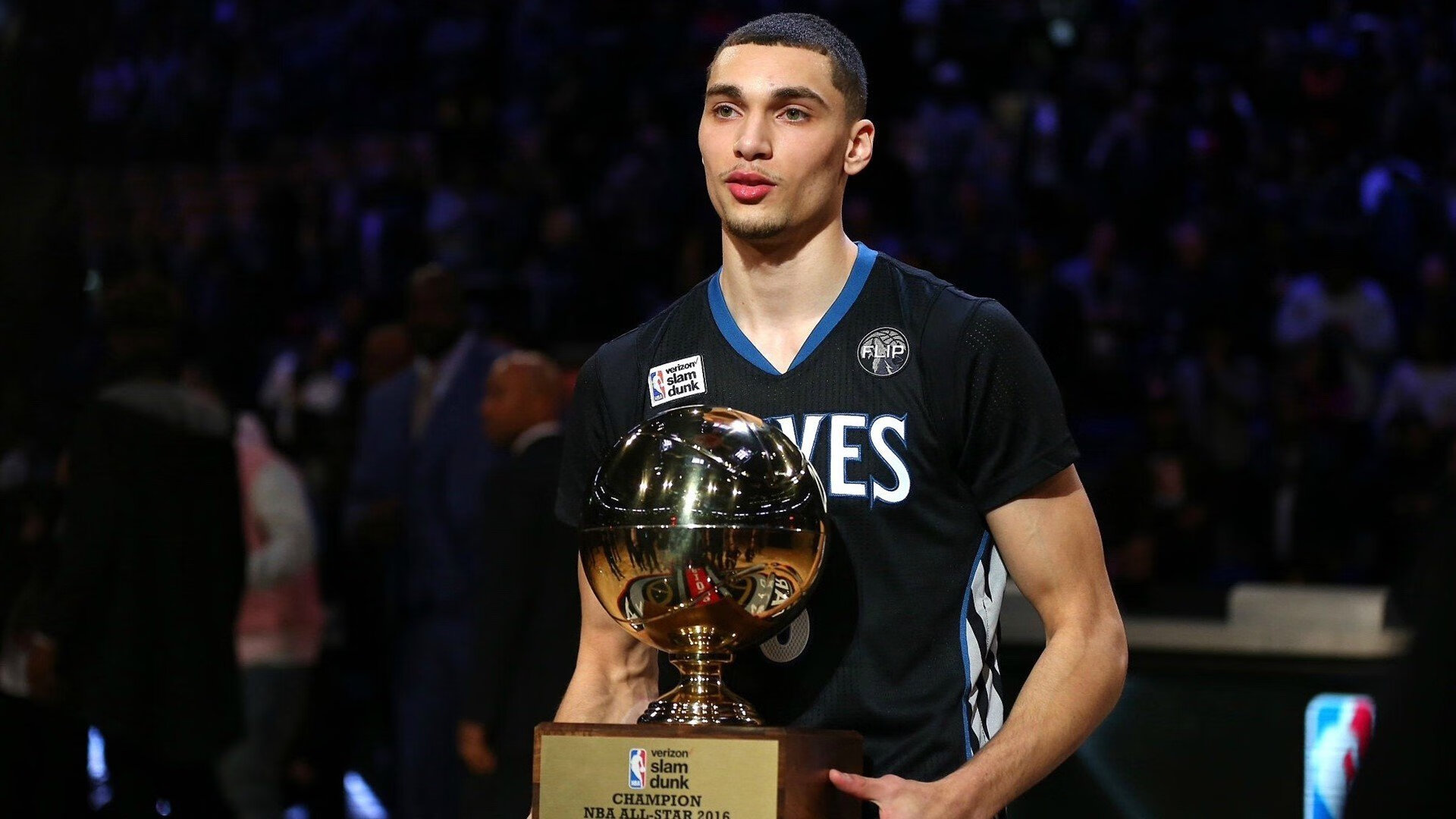 埃里克·滕哈格或将重返英超!狼队盯上前曼联主帅,能否扭转颓势?