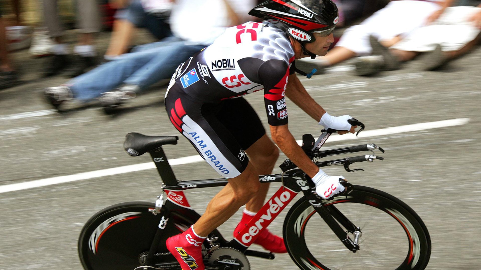 埃里克·滕哈格或将重返英超!狼队盯上前曼联主帅,能否扭转颓势?